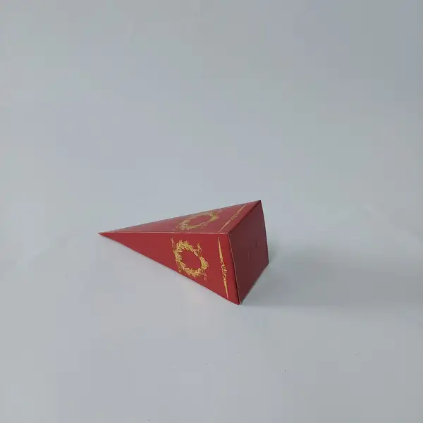 15X4 Bordo Altın Yaldızlı Külah