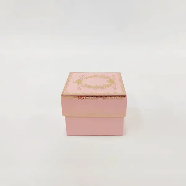 8x8x6 Altın Yaldızlı Pembe Kutu