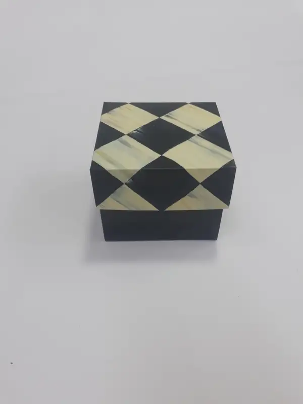 8x8x6 Dama Kapaklı Alt Siyah Kutu