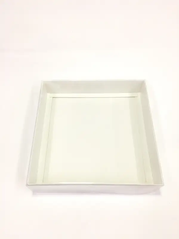 25x25x5 Beyaz Altı Kartonlu Asetat Kutu
