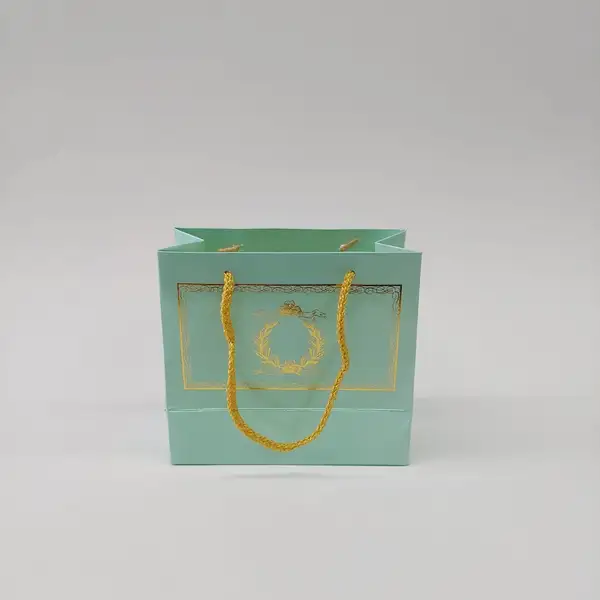 18x15x7 Mint Yeşili Altın Yaldızlı Karton Çanta